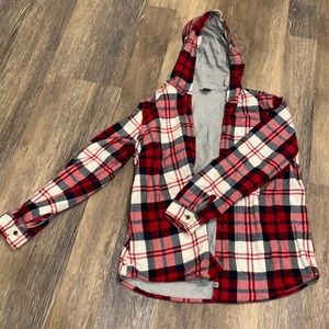 Hooded Lined Flannel w/ Pockets!